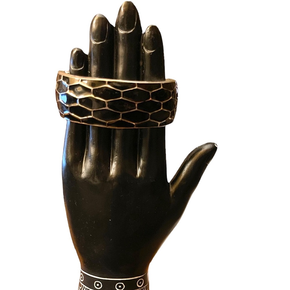 Black Enamel Silver Tone Vintage Bracelet 7” Inner Measurement. Spring C…